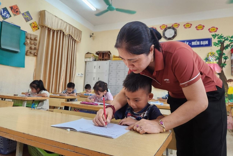 Cô Tâm luôn ân cần, tâm huyết với học sinh.