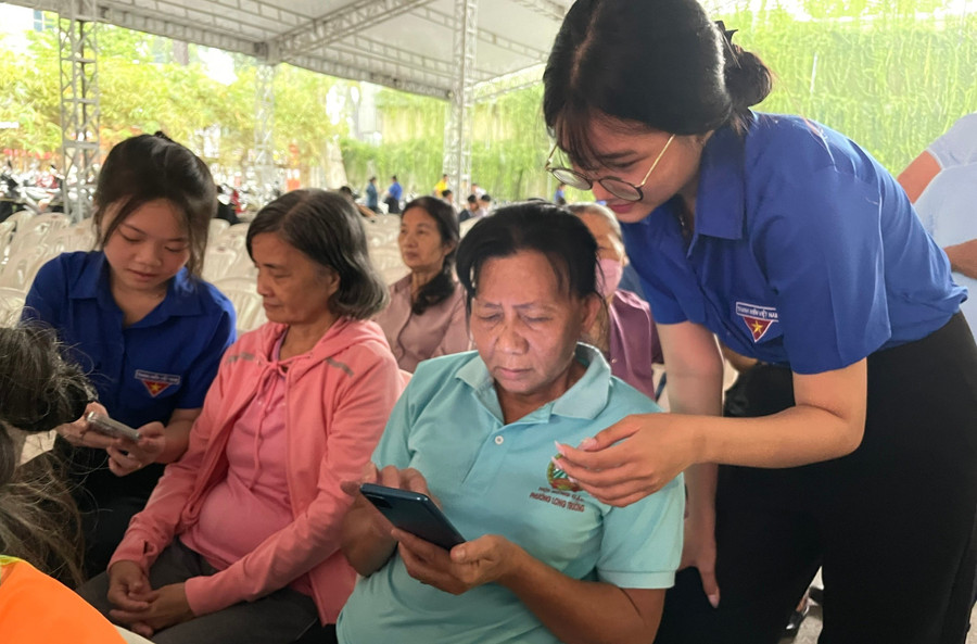 Sinh viên ngành xã hội học có thể làm việc tại cơ sở địa phương hoặc các tổ chức, đoàn thể khác. Ảnh: Hà An