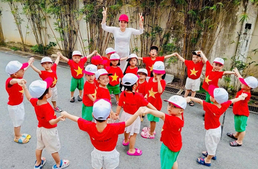 Cần tạo môi trường thoải mái cho trẻ khi đến trường. Ảnh minh họa