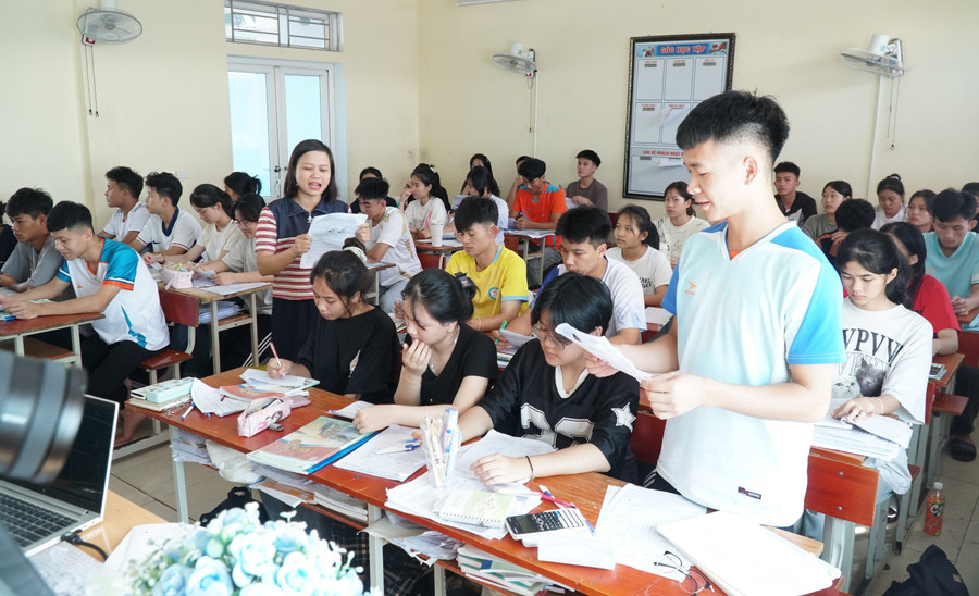 Giờ ôn thi tại Trường Phổ thông Dân tộc nội trú THPT số 2 Nghệ An. Ảnh minh họa thay-doi-tu-duy3.jpg