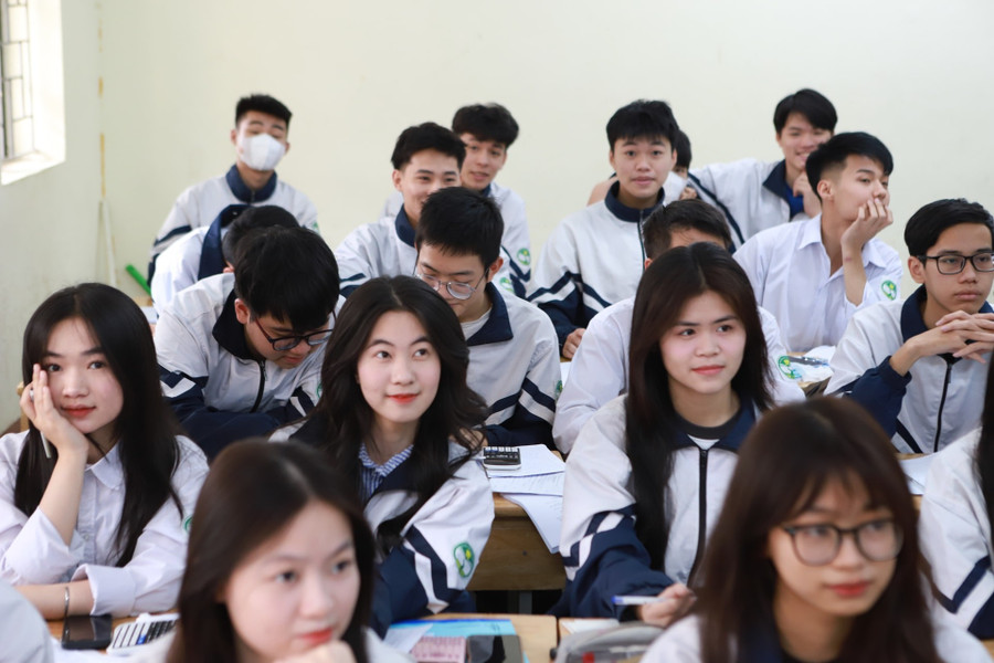 Phương pháp lấy học sinh làm trung tâm nhằm phát huy sự chủ động nhưng không cổ xúy cho những hành vi vi phạm chuẩn mực đạo đức. Ảnh: Đình Tuệ khoi-day-tinh-than-ton-su-trong-dao-1.jpg