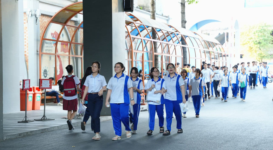 Thí sinh dự thi đánh giá năng lực do Đại học Quốc gia TPHCM tổ chức tại Trường Đại học Công Thương TPHCM, năm 2025. Ảnh: HUIT phat-trien-toan-dien-theo-ca-nhan-va-thuc-dung-hoa-giao-duc-3.jpg