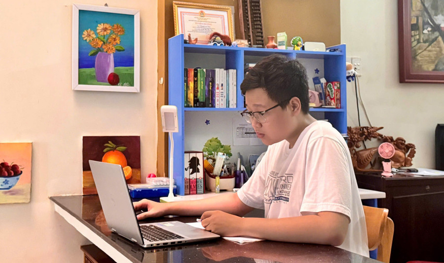 Nguyễn Lê Trân luôn xem toán học là một thế giới vừa thách thức vừa đầy mê hoặc.
