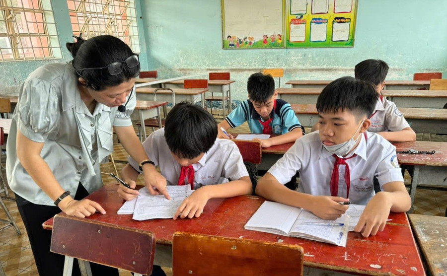 Trường THCS Nguyễn Hiền (TPHCM) bồi dưỡng miễn phí cho học sinh trong dịp hè. Ảnh: Hồ Phúc