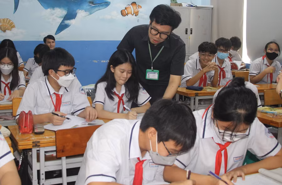 Tiết dạy của thầy Võ Kim Bảo - giáo viên Ngữ văn, Trường THCS Nguyễn Du (Quận 1, TPHCM). Ảnh: M.A