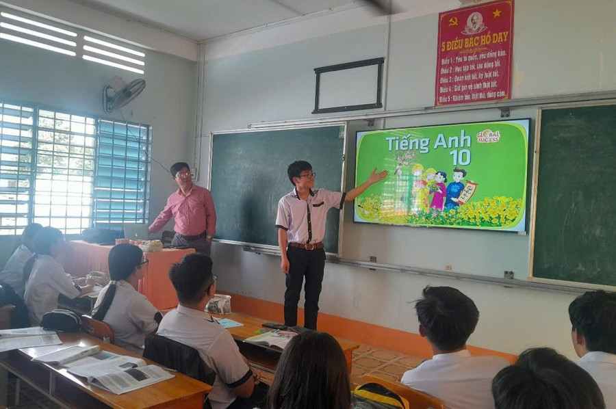 Giờ học tại Trường THPT Vĩnh Long (Phước Hậu, Vĩnh Long). Ảnh: NTCC tu-chinh-sach-den-hanh-dong-1.jpg