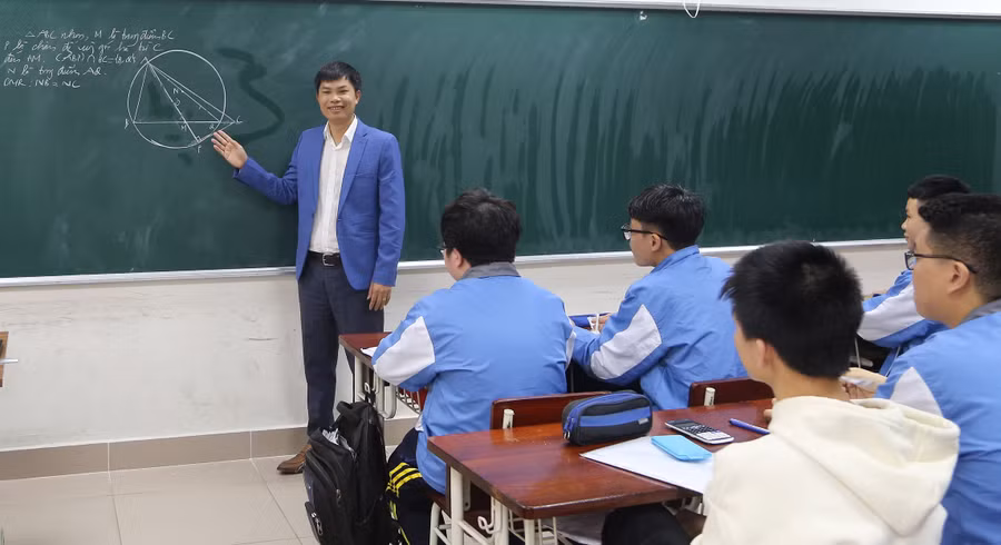 Lớp chuyên Toán Trường THPT Chuyên Bắc Ninh.