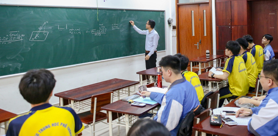 Công tác bồi dưỡng, ôn tập được các nhà trường (THPT chuyên Bắc Giang, THPT chuyên Bắc Ninh) triển khai từ 2/10/2025.