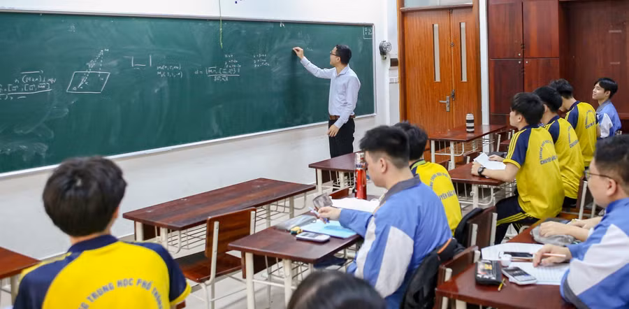 Công tác bồi dưỡng, ôn tập được các nhà trường (THPT chuyên Bắc Giang, THPT chuyên Bắc Ninh) triển khai từ 2/10/2025.