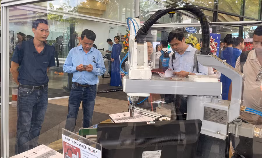 Sản phẩm công nghệ được chào bán tại Sàn giao dịch công nghệ TPHCM. Ảnh: Hà An