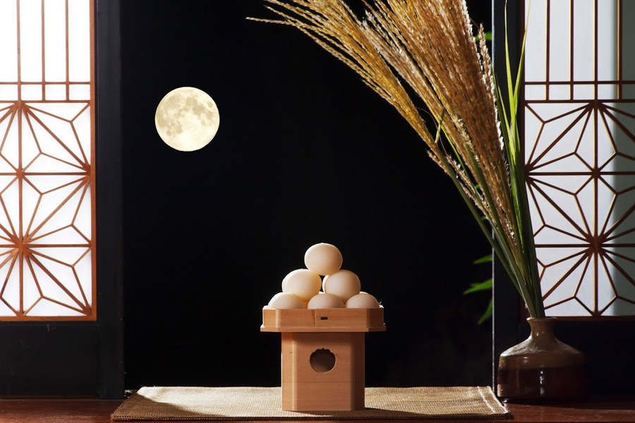 Người Nhật ăn bánh gạo vào Tết Trung thu để cầu mong sức khỏe và hạnh phúc. Ảnh: INT muon-cach-don-tet-trung-thu-2.jpg