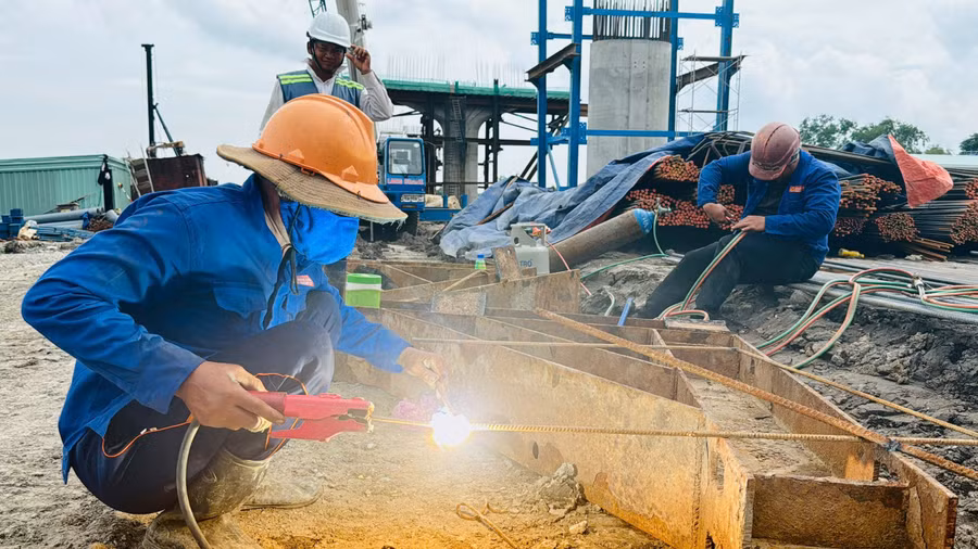 Nhân lực ngành cầu đường cần bổ sung để thực hiện mục tiêu từ nay đến hết năm 2025 hoàn thành 3.000km đường cao tốc. Ảnh minh họa: TG