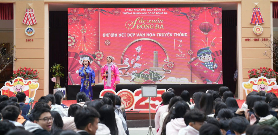 Một hoạt động giáo dục truyền thống dịp Tết Nguyên đán tại Trường THCS Đống Đa (Kim Liên, Hà Nội). Ảnh: NTCC