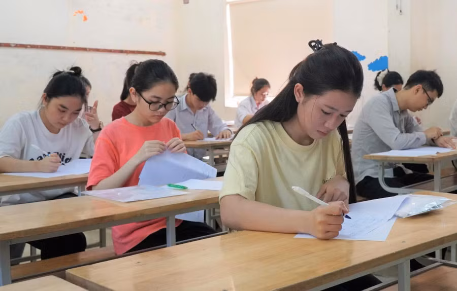 Thí sinh tham dự Kỳ thi tốt nghiệp THPT năm 2025 tại Nghệ An. Ảnh: Hồ Lài