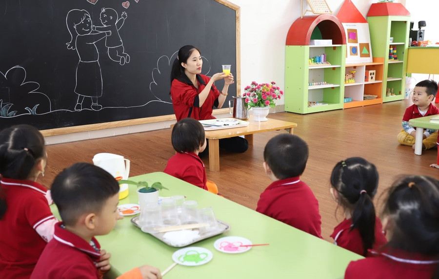 Cần hoàn thiện chính sách an sinh xã hội đối với lao động di cư, trong đó có vấn đề về giáo dục. Ảnh: INT
