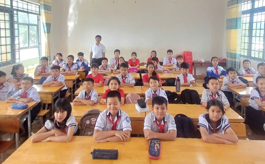 Giờ học tại Trường Tiểu học Trần Hưng Đạo (Eakar, Đắk Lắk). Ảnh: NTCC