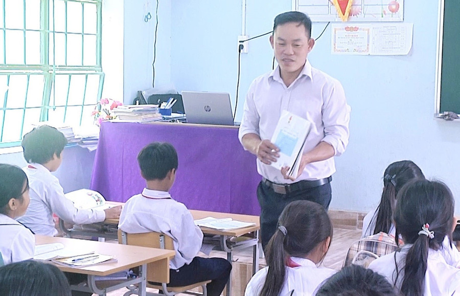 Ảnh minh họa INT. dong-luc-de-tan-hien-voi-nghe2.jpg