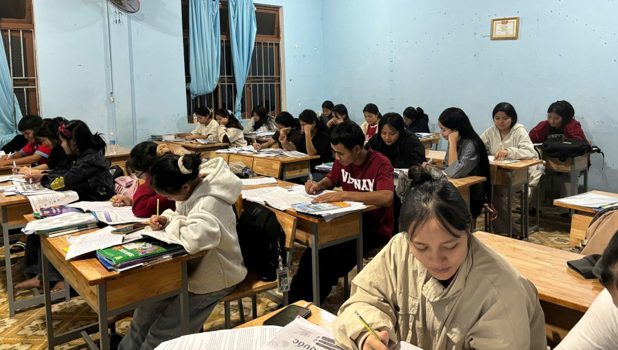huong-nghiep-cho-hoc-sinh-dan-toc-thieu-so-2.jpg