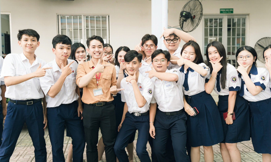 Giờ ra chơi của học sinh Trường THPT Nguyễn Thái Bình. Ảnh: MA ganh-yeu-thuong-tiep-suc-cho-hoc-tro-2.jpg