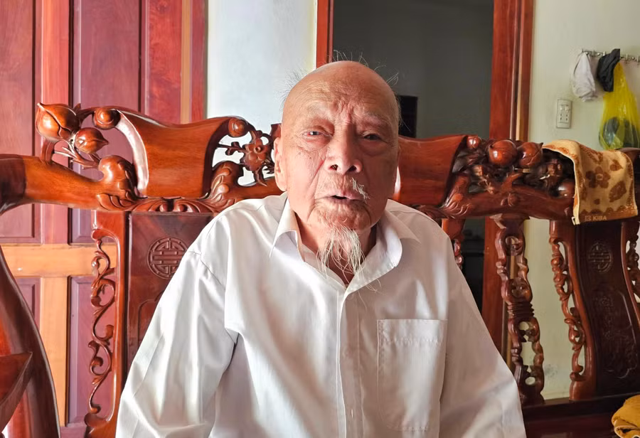 nho hao khi mua thu cach mang (7).JPG