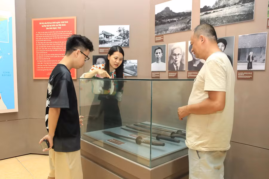 cach mang thang tam tren que huong xo viet (6).jpg