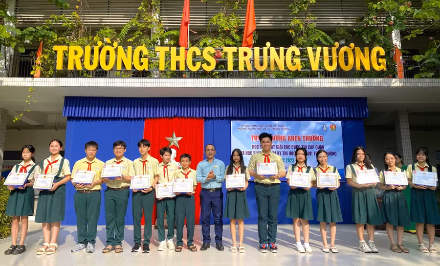 de thi co moi (1).jpg