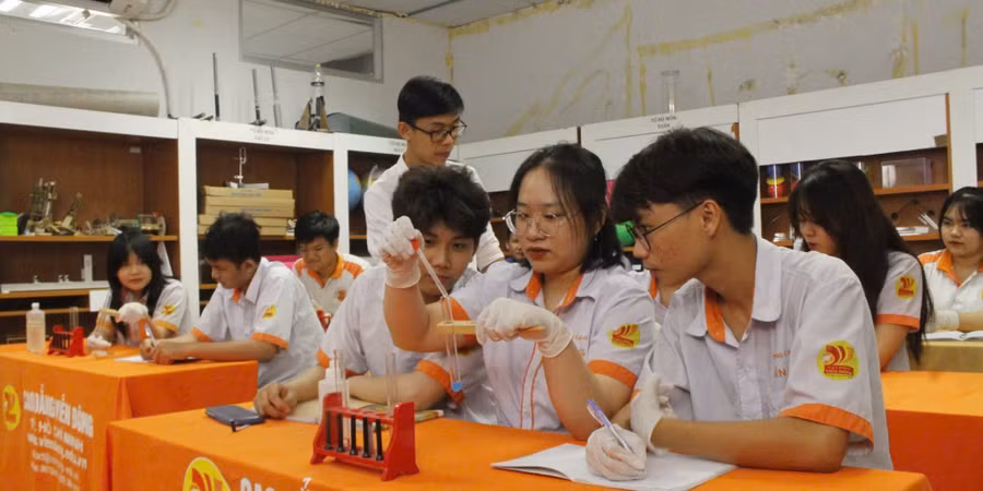 Sinh viên Trường Cao đẳng Viễn Đông. Ảnh: NTCC