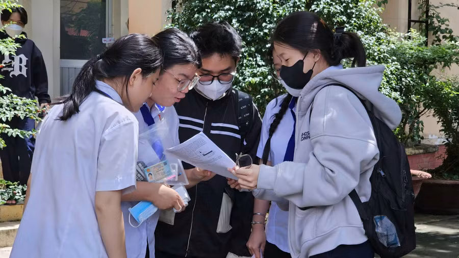 Học sinh TP Cần Thơ trong kỳ thi chọn học sinh giỏi cấp thành phố. Ảnh: Q. Ngữ