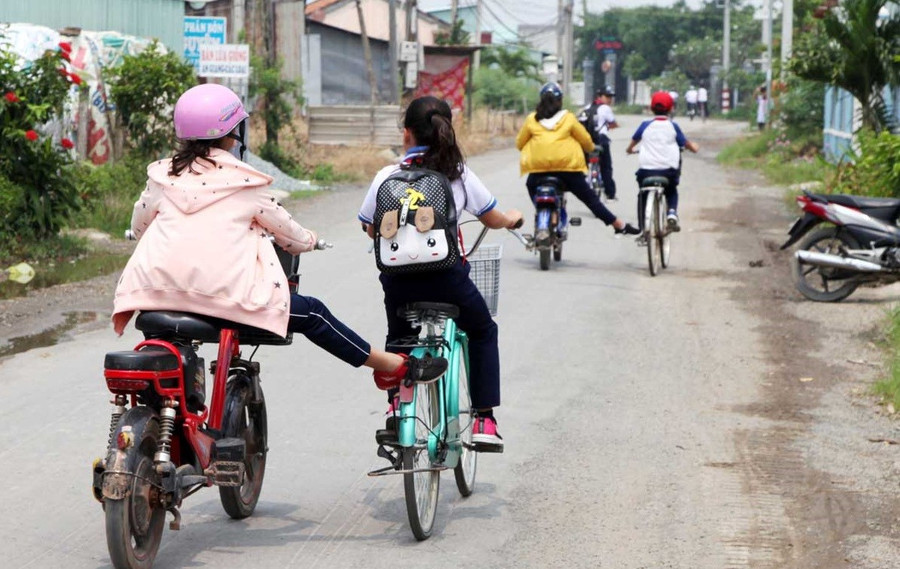 Tình trạng học sinh vi phạm Luật Giao thông đường bộ còn khá phổ biến. giao-duc-phap-luat-giao-thong-cho-hoc-sinh-2.jpg