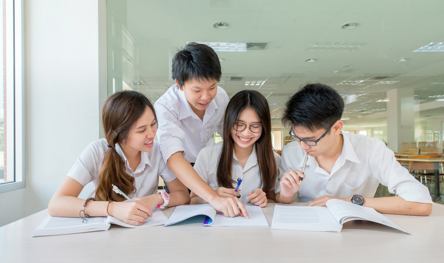 Chuyên gia cho rằng, cần giới hạn tỷ lệ chỉ tiêu dành cho xét học bạ, nhằm tránh sự mất cân đối giữa người học. Ảnh: ITN