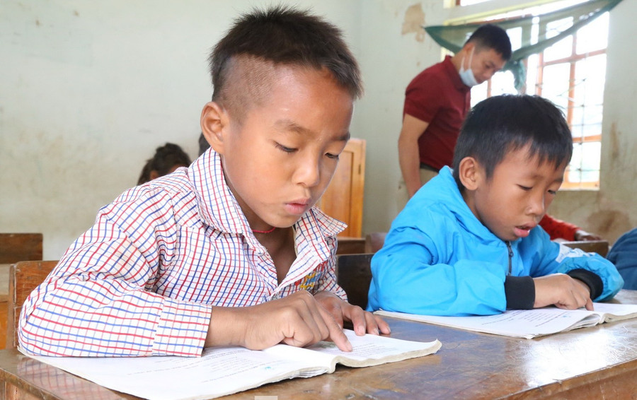 Học sinh Trường Tiểu học xã Môn Sơn (Nghệ An). Ảnh: Thu Hiền/Báo Tiền Phong giao-quyen-tuyen-dung-9016.jpg