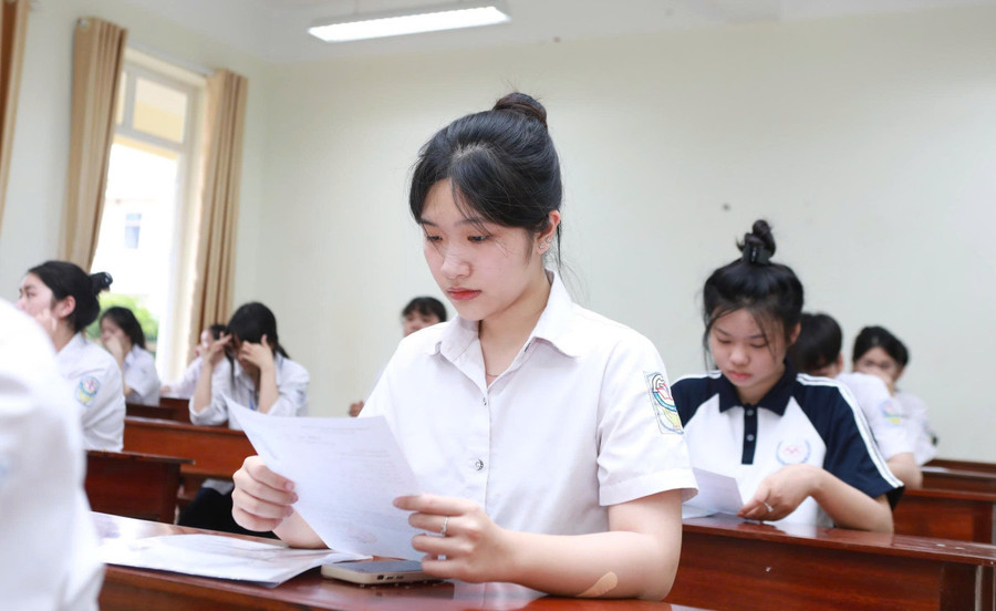 Thí sinh dự thi tại điểm thi Trường THPT Ngô Quyền, TP Nam Định. Ảnh: Đình Tuệ thanh-tra-kiem-tra-thi-tot-nghiep-thpt-4.jpg