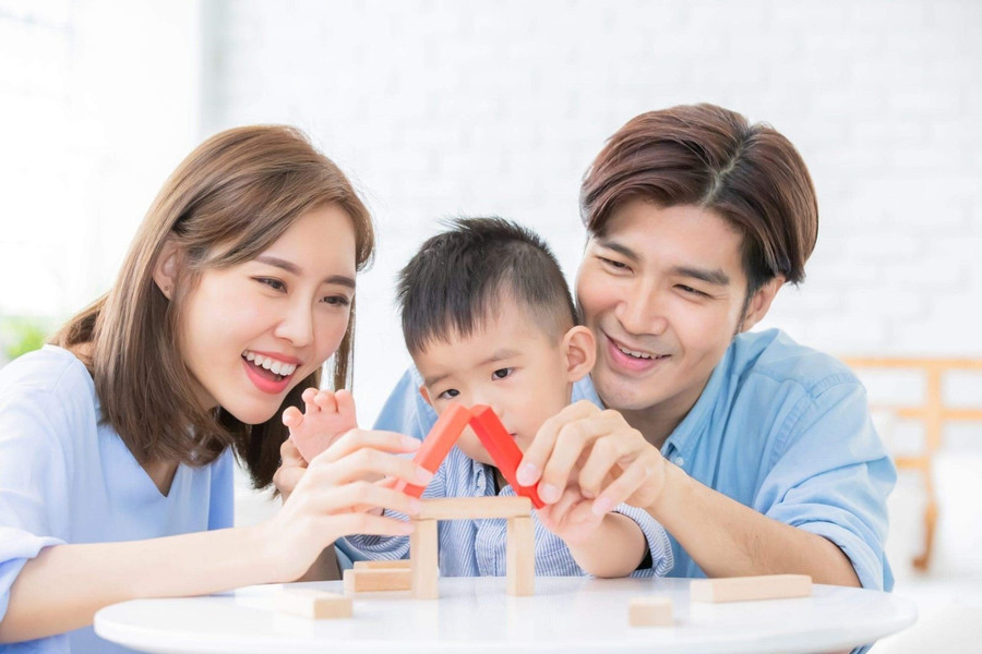 Trẻ em thường chịu ảnh hưởng tính hài hước từ những người thân trong gia đình như cha mẹ hay ông bà. Ảnh minh họa. moi-truong-tich-cuc-tao-nen-tinh-hai-huoc5.jpg