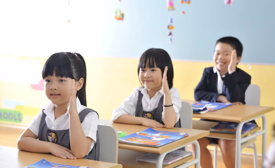 Trong buổi họp phụ huynh, trẻ có thể tự tay chuẩn bị không gian tiếp đón cha mẹ. Ảnh minh họa: ITN .