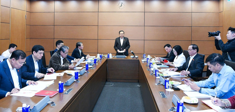 Chủ tịch Quốc hội, Chủ tịch Hội đồng Bầu cử quốc gia Trần Thanh Mẫn chủ trì cuộc họp.