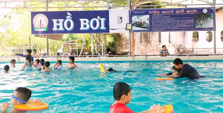Nhiều trẻ em ở Cà Mau mong muốn được tổ chức các lớp học bơi miễn phí. 