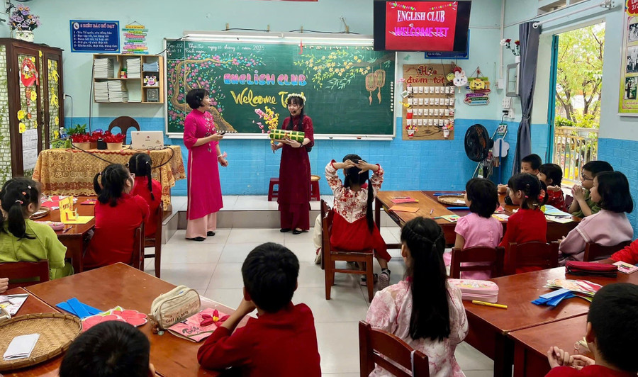 Học sinh Trường Tiểu học Huỳnh Ngọc Huệ (Thanh Khê, Đà Nẵng) sinh hoạt Câu lạc bộ tiếng Anh theo chủ đề. Ảnh: NTCC tai-cau-truc-to-chuyen-mon-2.jpg