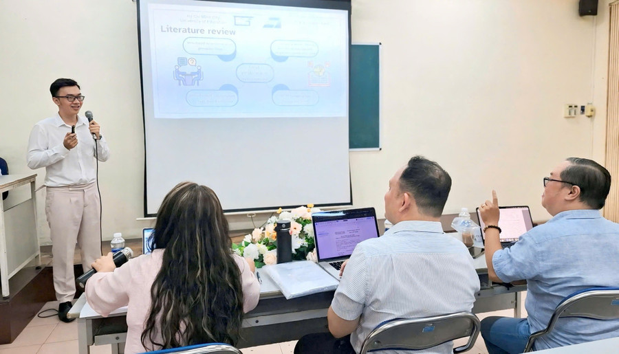 Sinh viên bảo vệ đồ án tốt nghiệp tại Trường Đại học Sư phạm TPHCM. Ảnh: N.Đ phat-trien-truong-thuc-hanh-su-pham-1.jpg