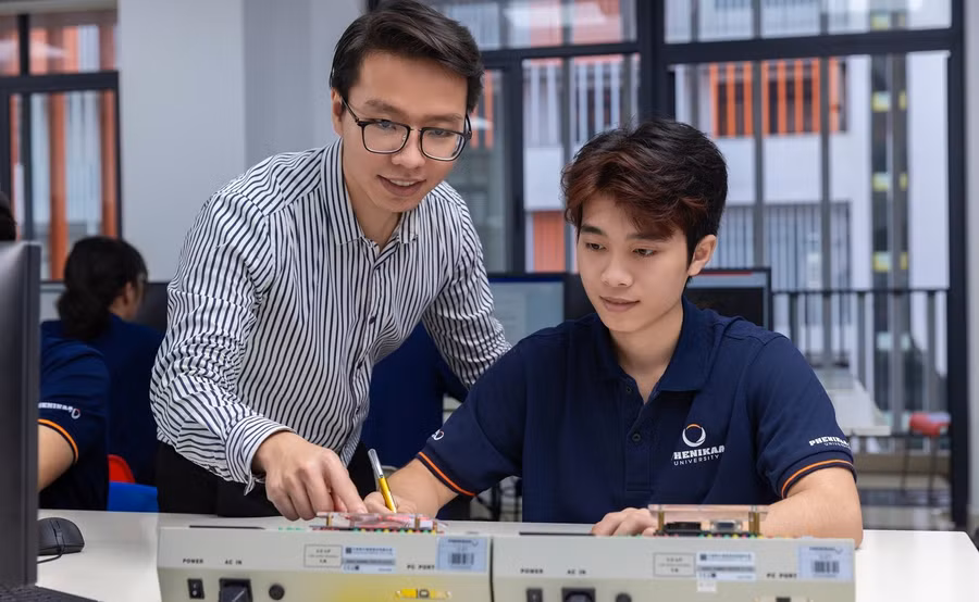 Sinh viên ngành Kỹ thuật điện tử, Trường Đại học Phenikaa. Ảnh: Website nhà trường