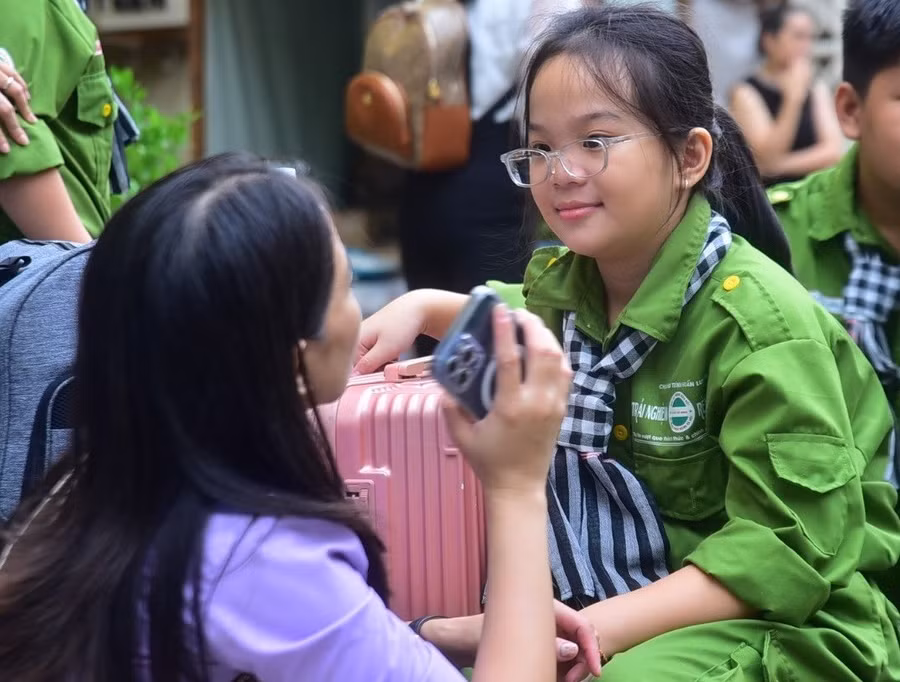 Cha mẹ là người đồng hành tốt nhất cho trẻ trên hành trình phát triển toàn diện. Ảnh: H.P