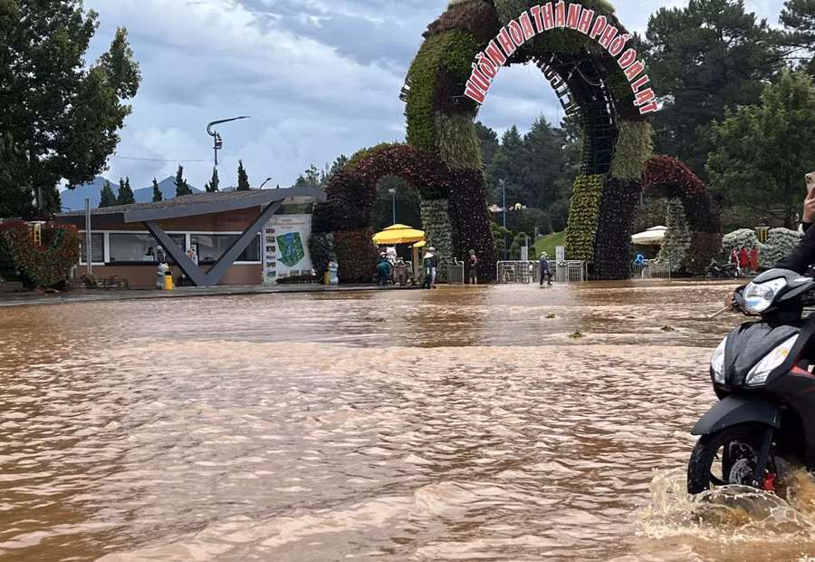 dung de thanh pho ngan hoa bi ngap lut3.jpeg