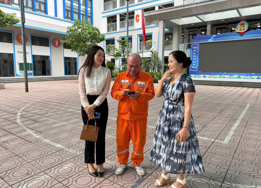 Kiểm tra, đảm bảo an toàn điện tại điểm thi Trường THCS Thành Công (quận Ba Đình). canh-giac-voi-ba-hoa-trong-mua-thi-3.jpg