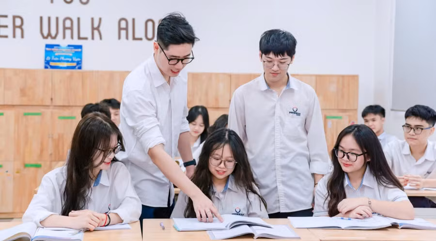 Một buổi học nhóm của học sinh Trường Phổ thông liên cấp Phenikaa (Hà Nội). Ảnh: NT