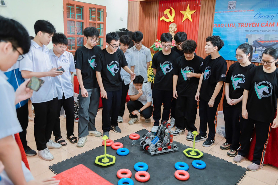 thu-hut-hoc-sinh-theo-hoc-cac-nganh-stem-1.jpg