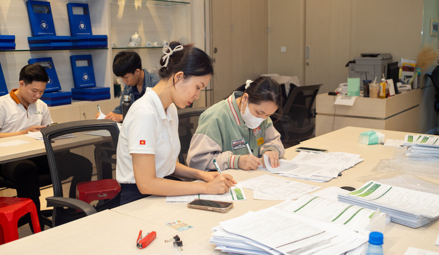 Sinh viên tham gia chương trình bảo lãnh vay, hỗ trợ lãi suất dành cho sinh viên Trường Đại học Bách khoa (Đại học Quốc gia TPHCM). Ảnh: Lê Nam