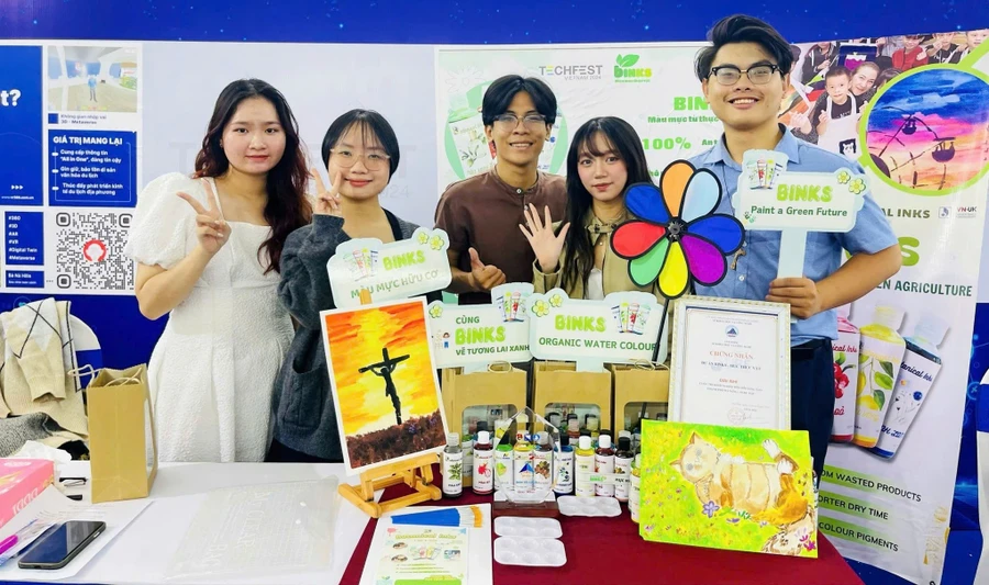 Gian hàng của dự án BINKS tại Ngày hội Khởi nghiệp đổi mới - sáng tạo quốc gia Techfest Vietnam 2024. Ảnh: NVCC