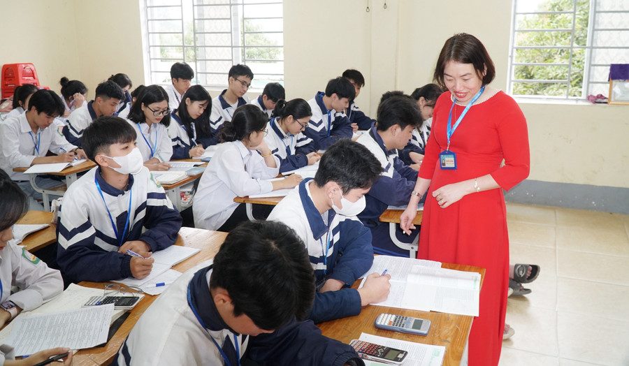 Giờ học của cô trò Trường THPT Nghi Lộc 4 (Nghệ An). Ảnh: Hồ Lài