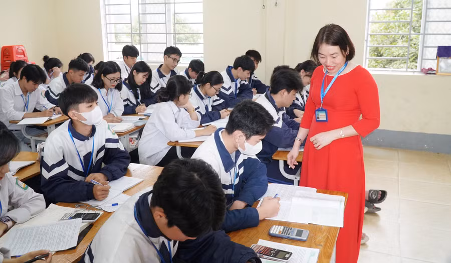 Giờ học của cô trò Trường THPT Nghi Lộc 4 (Nghệ An). Ảnh: Hồ Lài