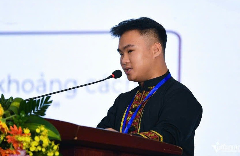 Nguyễn Mạnh Đức Đạt, dân tộc Tày, sinh viên năm nhất ngành Y khoa, Trường Đại học Y Hà Nội. Ảnh: NVCC