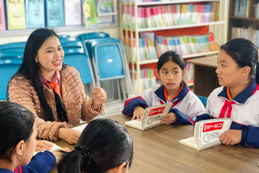 Một buổi lẩy Kiều tại Câu lạc bộ Văn học của cô và trò Trường THCS Thành Mỹ.